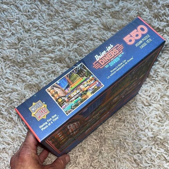 New Masterpieces Drive-Ins, Diners & Dives - Rickey's Diner Car 550 Piece Puzzle - Picture 5 of 7